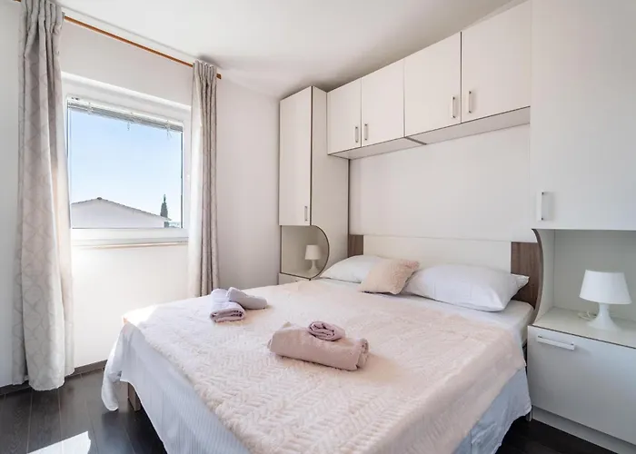 Διαμέρισμα Amazing In With Kitchen Vrsi