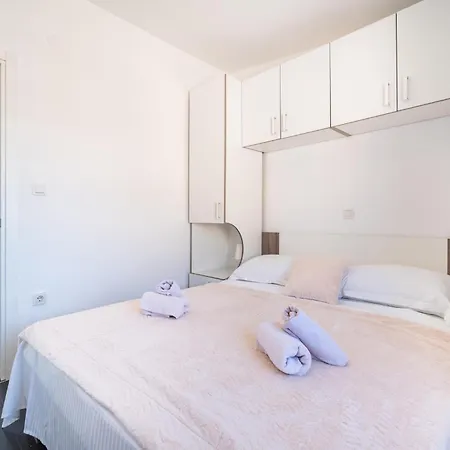 Amazing In With Kitchen *