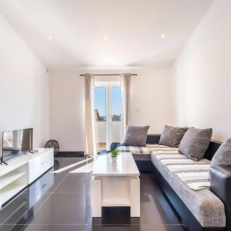 Amazing In With Kitchen شقة *