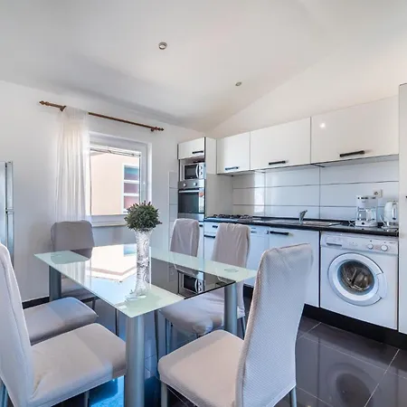 Amazing In With Kitchen فرسي