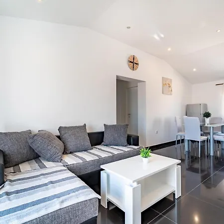 Amazing In With Kitchen Lejlighed Vrsi