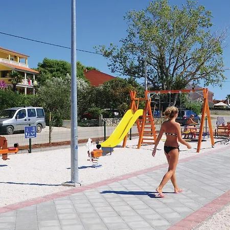 Apartman Amazing In With Kitchen Vrsi